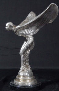 Charles Sykes Rolls Royce Silver Spirit bronsestatue